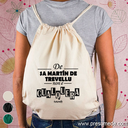 Mochila de Sa Martín de Trevellu non é cualquera